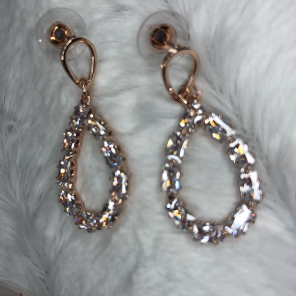 Stunning drop earrings with huge sparkle & style - Picture 5 of 10